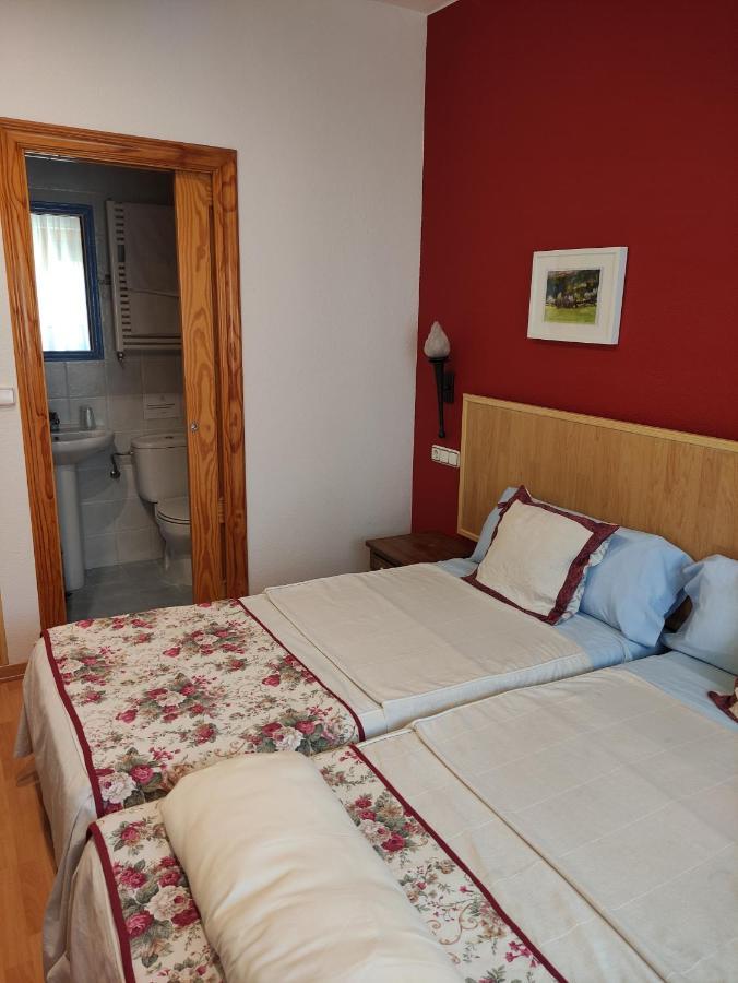 Hostal Escartin Sabiñánigo Dış mekan fotoğraf