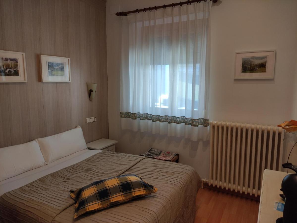 Hostal Escartin Sabiñánigo Dış mekan fotoğraf